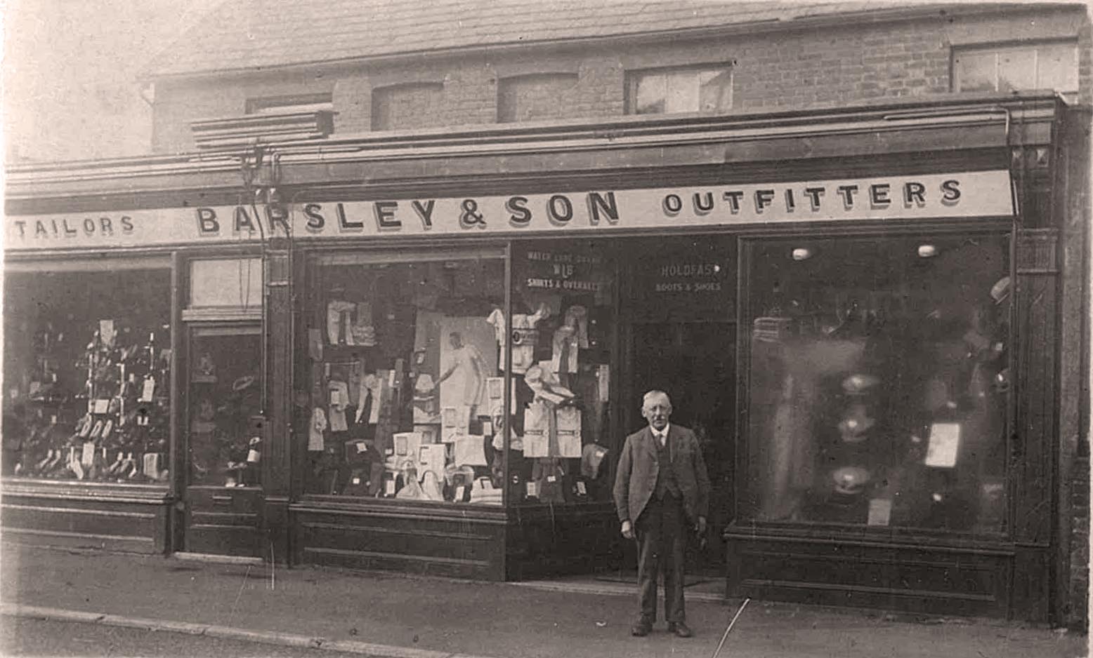 Barsley and Son at Alma Cottages in Commercial Road